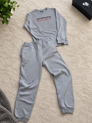 Conjunto McKenzie Gris Sudadera y Pantalón