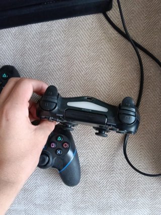Consola PlayStation 4 (PS4) con 3 mandos