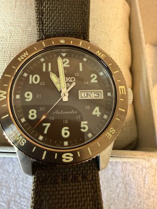 Reloj Seiko 5 Sports Field
