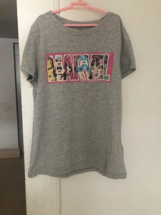 Camiseta Marvel Gris 40
