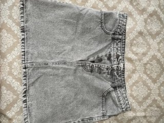 Falda corta vaquera gris