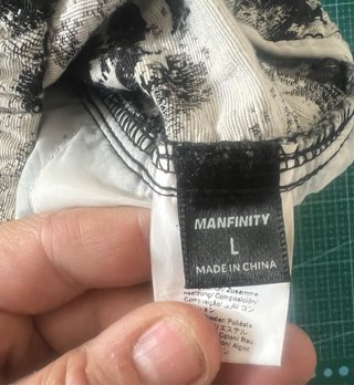Pantalón estampado hombre
