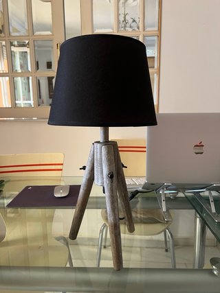 Lámpara de mesa trípode madera