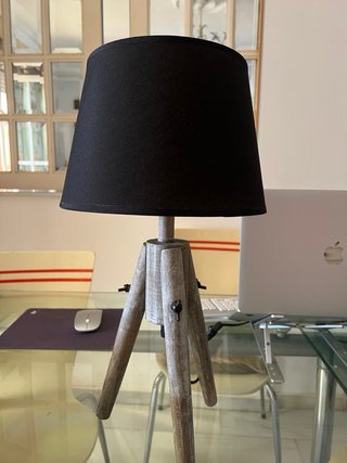 Lámpara de mesa trípode madera
