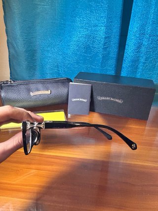 Óculos Chrome Hearts Pretos