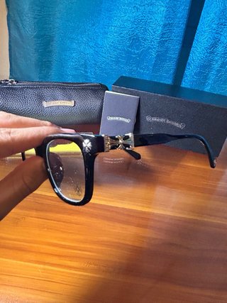 Óculos Chrome Hearts Pretos