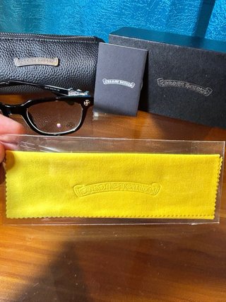 Óculos Chrome Hearts Pretos