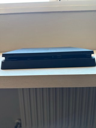 PS4 + 2 Mandos + 5 Juegos