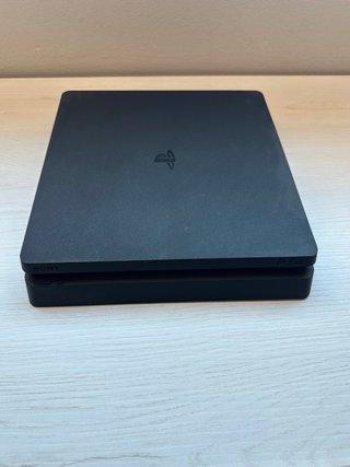 PS4 + 2 Mandos + 5 Juegos