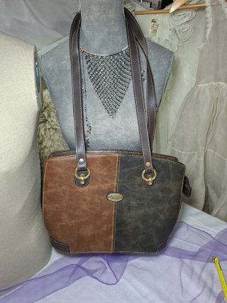Bolso mediano dos asas marrón