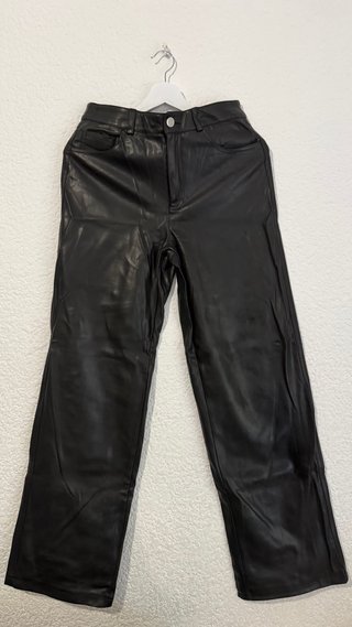Pantalón de piel negro