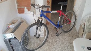 Bicicleta Montaña Azul y Roja