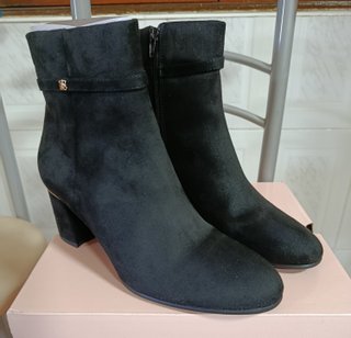 Botines negros de ante talla 41 + regalo