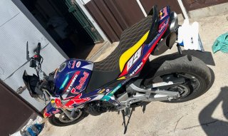 Suzuki GSR 600 Azul y Rojo