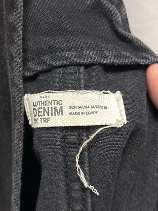 Peto vaquero corto negro Zara
