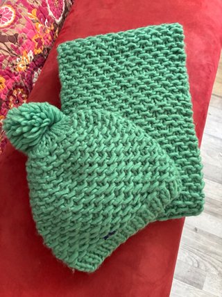 Conjunto de Gorro y Bufanda de Punto