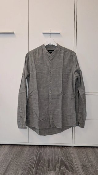 Camisa cuello mao gris verdoso
