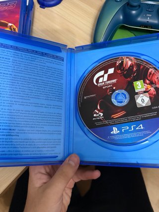 PS4 Gran Turismo Sport + FIFA 22