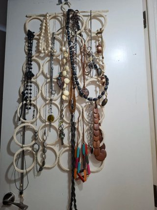Collares y Gargantillas Variados