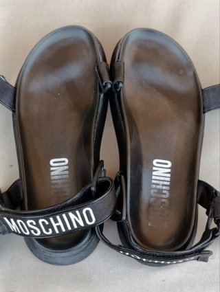 Sandalias Moschino Negras