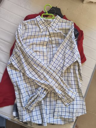 Camisa de cuadros azul y blanco