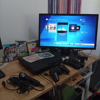 PS3 (PlayStation 3) Slim 120GB + Accesorios