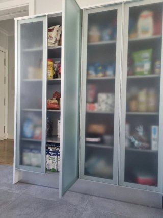 Vitrina de cocina doble con puertas cristal