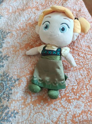 Muñeca de peluche infantil