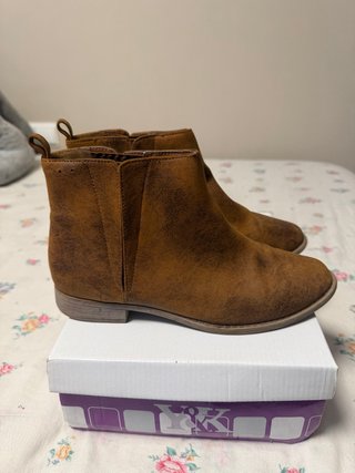 Botines planos marrones talla 38 Mustang
