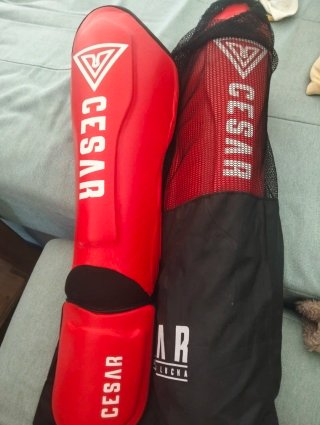 Protecciones boxeo CESAR (espinilleras y guantes)