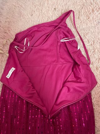 Vestido largo de fiesta rosa con brillos