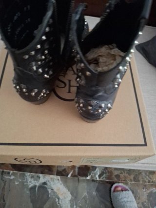 Botines estilo Country  Tachuelas Talla 38 unisex