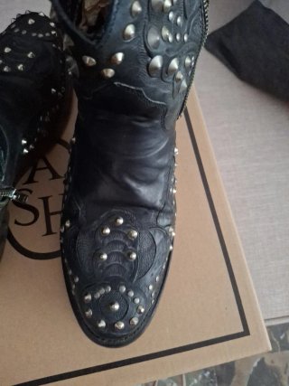 Botines estilo Country  Tachuelas Talla 38 unisex
