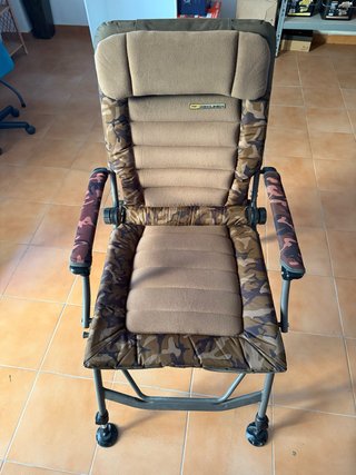 Silla Carpfishing Fox Recliner Camuflaje