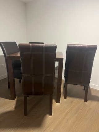 Mesa de Comedor con 4 Sillas