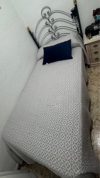 Cama articulada motorizada