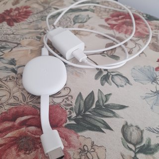 Google Chromecast con Cable y Mando casi nuevo