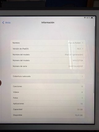 iPad Apple con custodia tastiera
