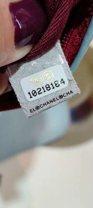 Borsa Chanel azzurra con dettagli oro