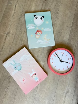 Set de Decoración Infantil: 2 Cuadros y Reloj