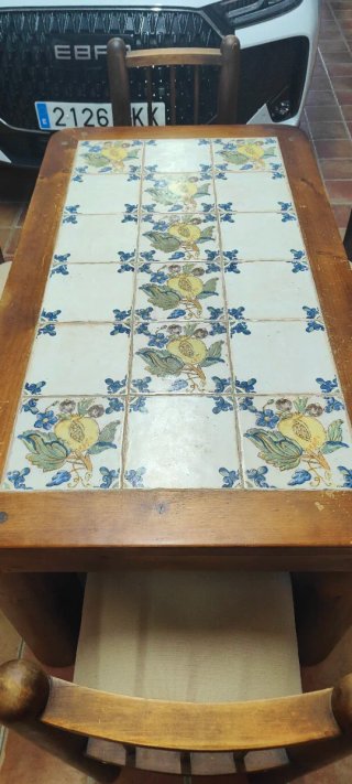 Mesa rústica madera y cerámica.mas 6 sillas