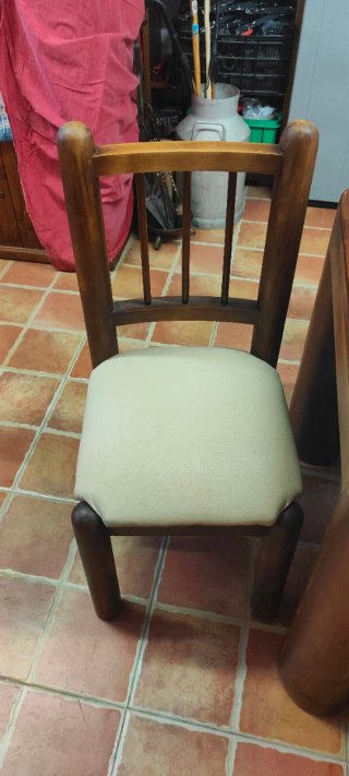 Mesa rústica madera y cerámica.mas 6 sillas