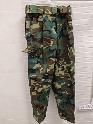 Pantalón camuflaje militar