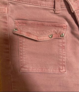 Pantalones Rosa con Tachuelas de Corazones