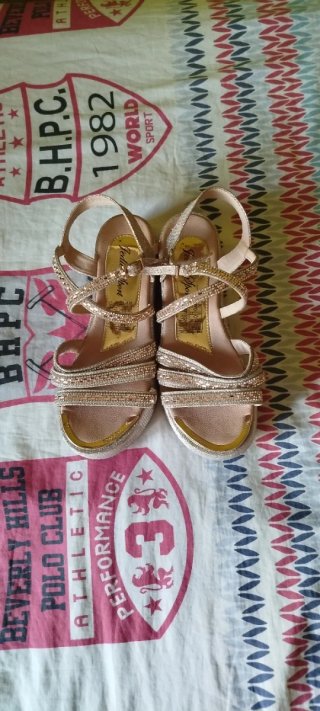 Sandalias de fiesta doradas con plataforma T38