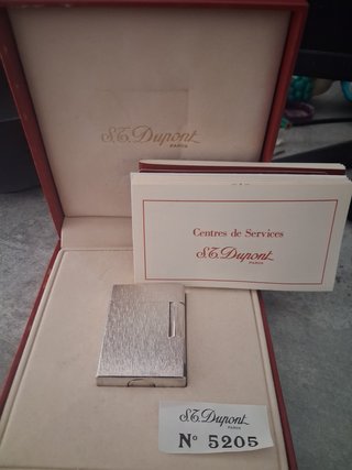 Mechero S.T. Dupont Silveri plated.