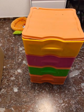 Cajonera de plástico multicolor