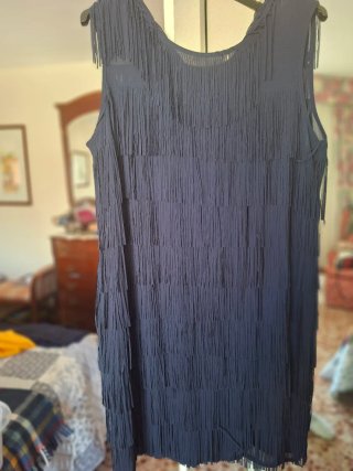 Vestido corto azul marino con flecos