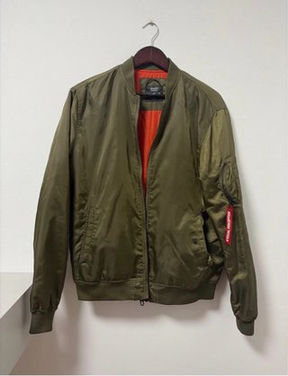Cazadora Bomber Bershka