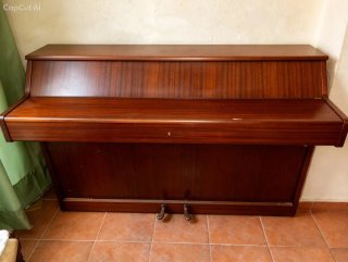 Piano Vertical Hellas (Para Restaurar)